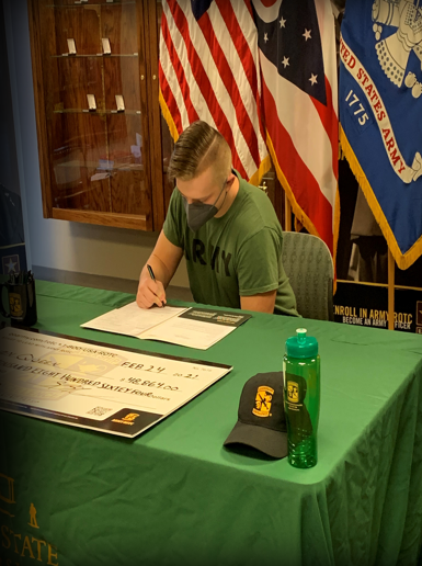 WSURaiderBN's tweet photo. Congratulations to Owen Queen, our Army ROTC Scholarship winner from West Carrolton High School! https://t.co/KBDm1gyWby