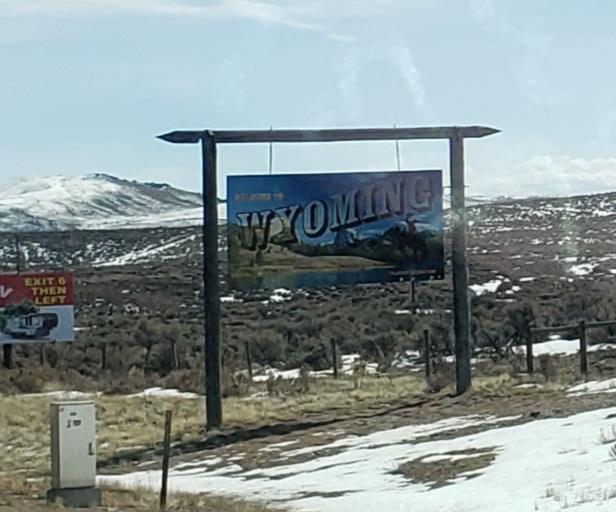 THakunashi's tweet photo. Stuck in Wyoming due to road closures. I'm so sad. https://t.co/owHk6TM2Ak
