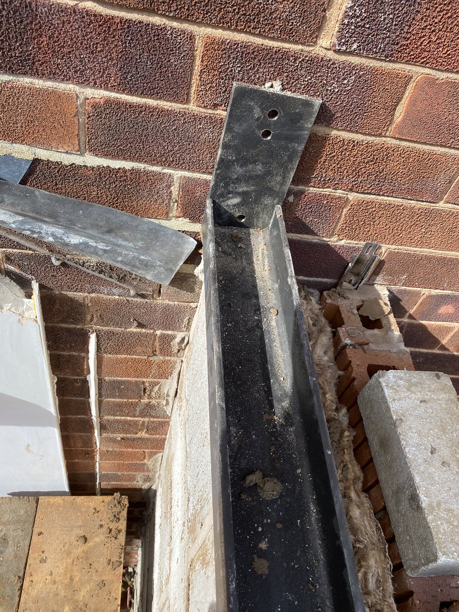 Steel ring beam set in place. Wednesday the rest of the steel structure going up, then it’s all systems go. 👍