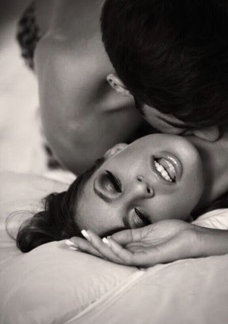 لم تنتهي حكايه عشقي معك 
فكل يوم أشتهي شيء منك 
اريدك الان قربي والمزيد من جنونك وااااانفاسكً 💋