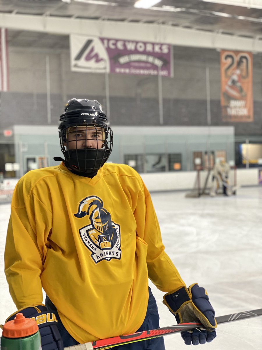 NeumannMIH's tweet image. Back at it.

#neumann #hockey