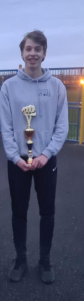 MariaUKTC's tweet photo. First outdoors class in Grangemouth and I got to present @KyleForrest13 with his gold trophie from the iomac competition. Alex also got gold and both @Ems_79 and miss o received their bronze. #uktc #grangemouth @ASC_Jen @GHSfalkirk @MorayPS https://t.co/6EEg7CjE8D