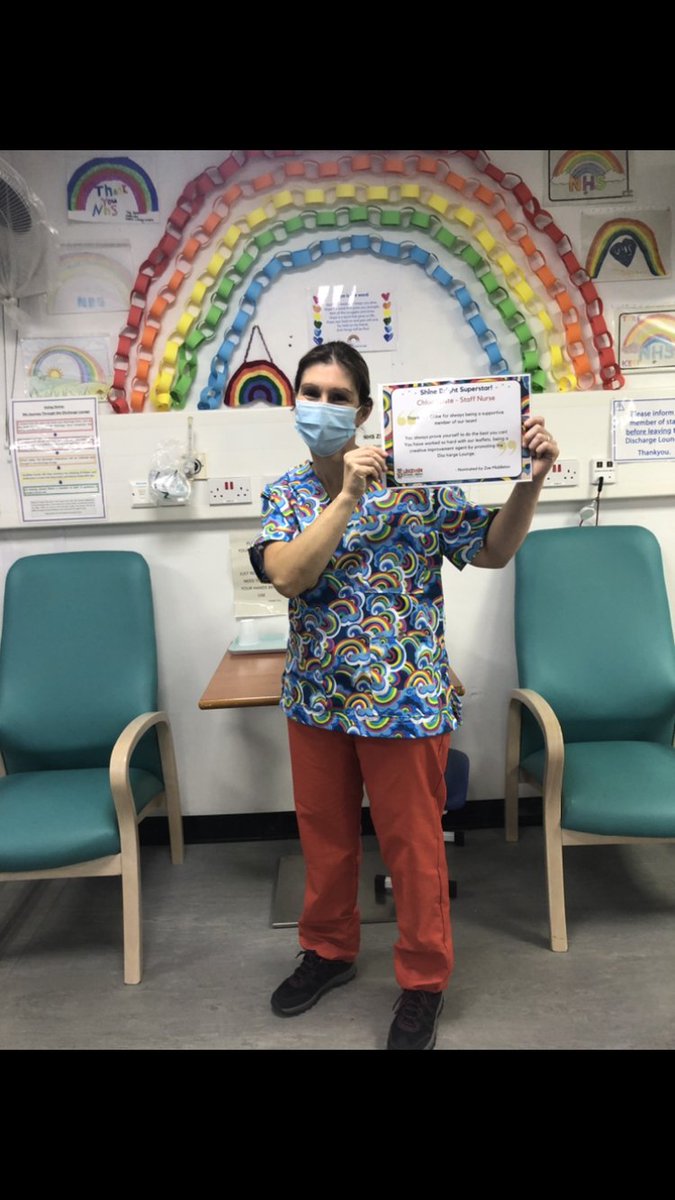 DischargeLounge's tweet image. A while ago but a few of my wonderful colleagues receiving their shine bright awards 🌈⭐️Well deserved! 
#shinebright @pathway_team @UHLsue_mason @UHLfox