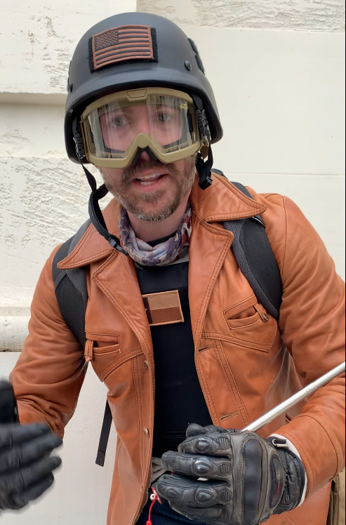 FBI's tweet photo. The #FBI is seeking information that leads to the capture of individuals involved in the violence at the U.S. Capitol on January 6. If you recognize this participant, leave a tip at https://t.co/iL7sD5efWD, and refer to photo 256. https://t.co/cb3gvat7tn