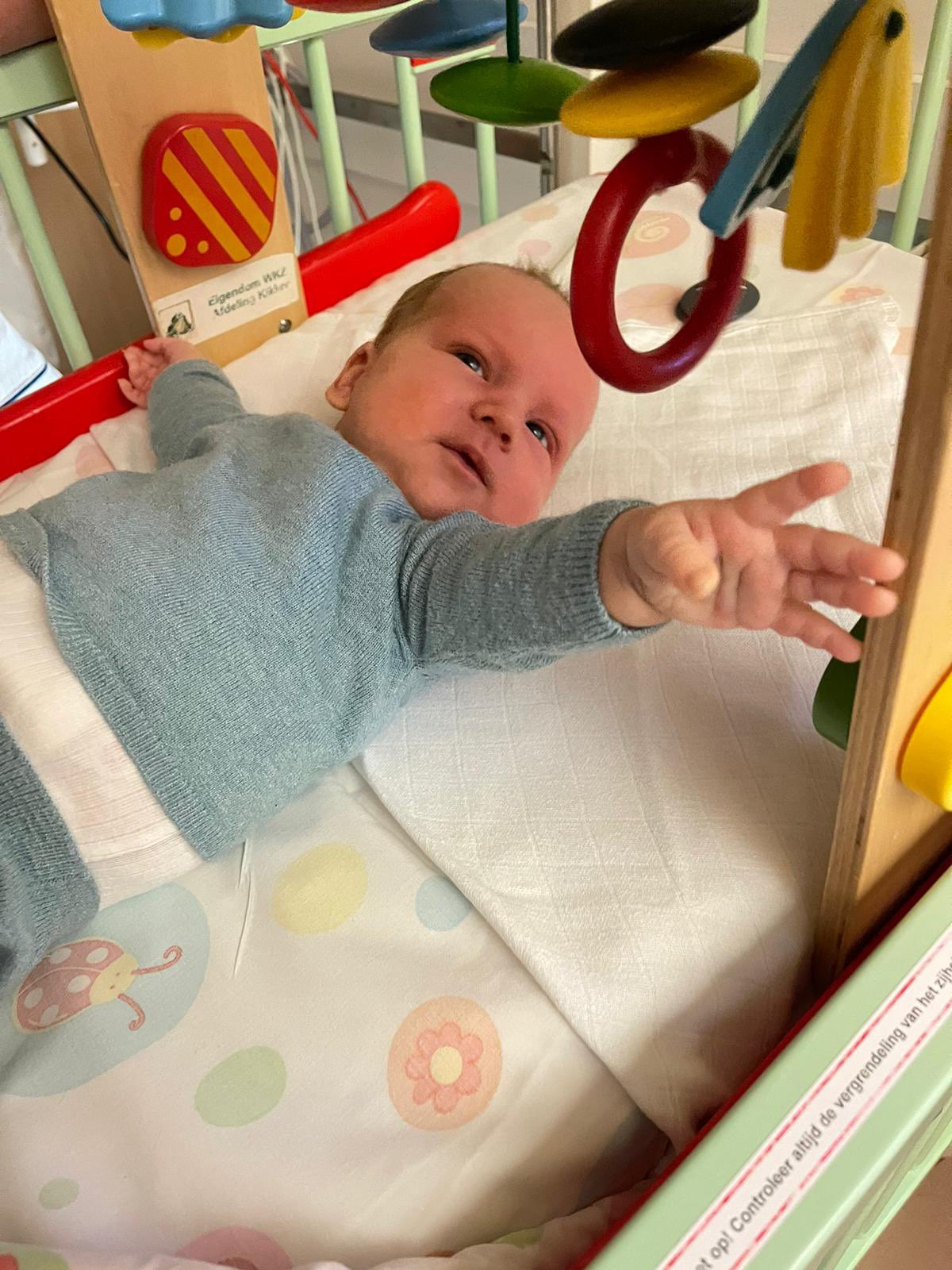 EwiDuS3XAAQJdwz?format=jpg&name=large