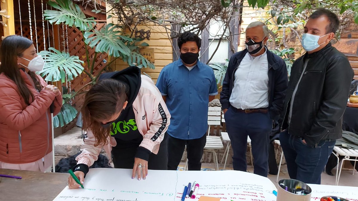 Trabajando en equipo para dar a conocer las ideas que nos motivan a ser parte de la Convención Constitucional. ¡Se vienen algunas sorpresas! 

<a href="/MS_Cisternas/">María Soledad Cisternas Reyes</a> @BenitoBaranda <a href="/PaoDistrito12/">Paola Romero INDEPENDIENTE</a>  <a href="/JuanjoMartinb/">Juan José Martin</a> <a href="/ionaRothfeld/">Iona Rothfeld</a> <a href="/pavel_ayala1/">Pavel Ayala Lienqueo</a> <a href="/cbarcenas_pa/">César Bárcenas C.</a> <a href="/NoNeutrales/">Independientes No Neutrales</a>