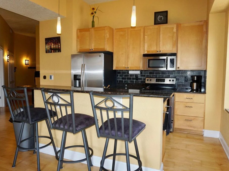 WisconsinTower's tweet image. Large 5th Floor unit for sale. 🏠

Check it out: kw.com/property/LST-6…