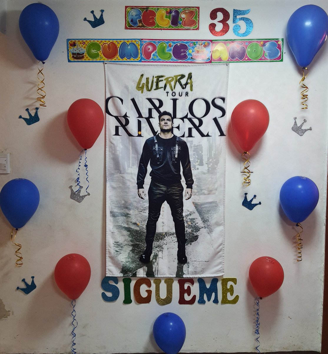 GabyCR37239434's tweet photo. Hoy es el gran día, tod@s las Riveristas estamos de fiesta por el cumpleaños de Carlos Rivera #RiveristaPorTi  @_CarlosRivera con mucho amor y cariño te deseamos #Felices35CarlosRivera @PorTi_SedeMex que Dios te bendiga para que nos sigas regalando tus hermosas canciones 😘😍 https://t.co/jMOb2VXbN6