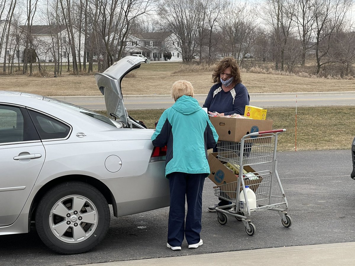 CCSGives's tweet photo. We are thankful for grants that help us serve our community We were awarded a COVID-relief grant for $100 of groceries for a lmtd amt of ppl We shared the app w/those through the food pantry. Thank you to the many volunteers and staff that helped make this possible! https://t.co/Zs9hbxXhak
