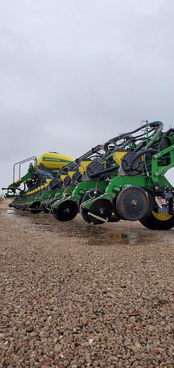 AMillershaski's tweet photo. Row cleaners ✅
Closing wheels ✅
Fertilizer system ✅
#Plantzilla is getting closer to being completed 💪 https://t.co/E44fCRViFU