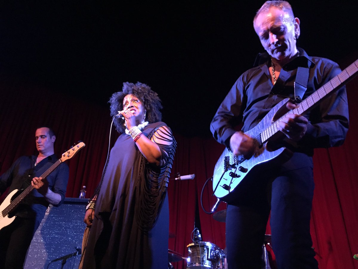 DeltaDeep_'s tweet image. Shoutout to last night’s #GRAMMYs for putting the spotlight on independent venues - especially the amazing @thehotelcafe, where we played our first show as a band to a packed house debuting our first album on June 17, 2015. It was an unforgettable night! 📸: Helen L. Collen