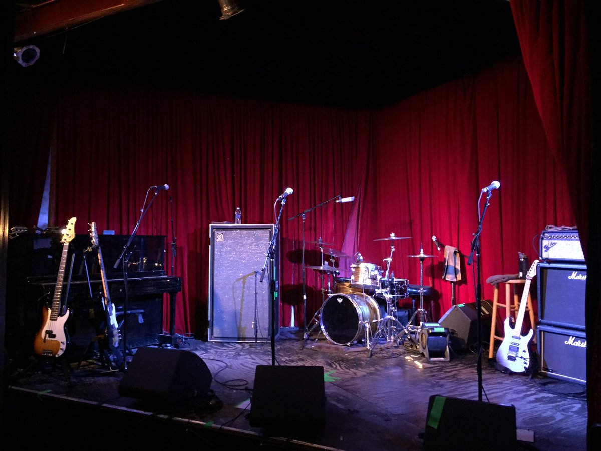 DeltaDeep_'s tweet image. Shoutout to last night’s #GRAMMYs for putting the spotlight on independent venues - especially the amazing @thehotelcafe, where we played our first show as a band to a packed house debuting our first album on June 17, 2015. It was an unforgettable night! 📸: Helen L. Collen