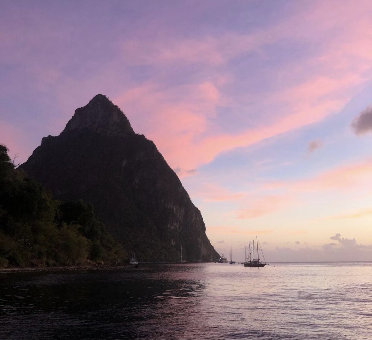 silkvanille's tweet photo. An island vacation https://t.co/SBtqtIA0zJ