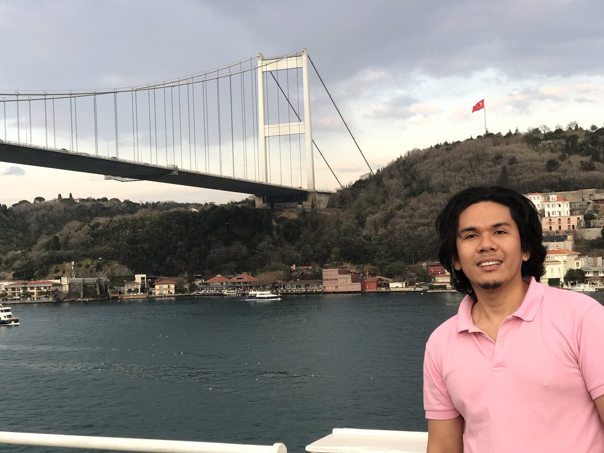 dsTres09_'s tweet photo. 😤🇹🇷✌🏻😂 #IstanbulStrait https://t.co/WP6gN3Ya20