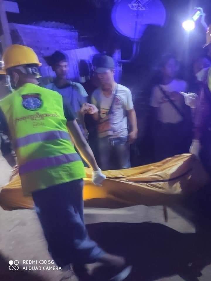 swjsr95's tweet photo. Tw // dead body
Terrorists endless brutal actions in Myanmar. They send dead bodies of two arrested young protestors at noon. They arrest at day and send dead bodies at night in MyinGyan. BLOODTHIRSTY JUNTA
#WhatsHappeningInMyanmar
#Mar15Coup https://t.co/AeecB9gbAo