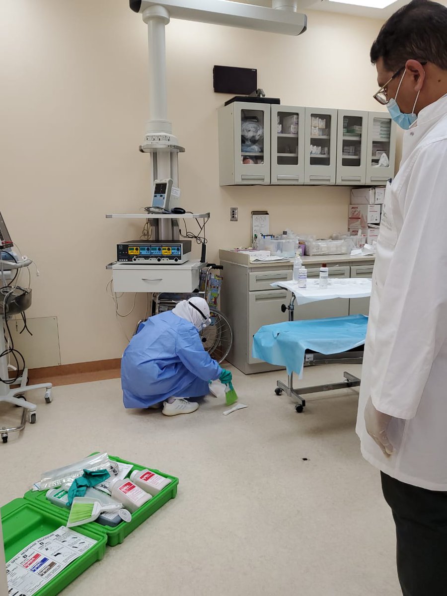 RWHOSPITAL's tweet photo. تنفيذ فرضية إنسكاب مادة كيميائية بقسم الإسعاف والطوارئ تحت إشراف إدارة الطوارئ والكوارث والنقل الإسعافي بصحة الرياض وبحضور مدير المستشفى الأخصائي / نايف المطيري https://t.co/0jmbnKMz9h