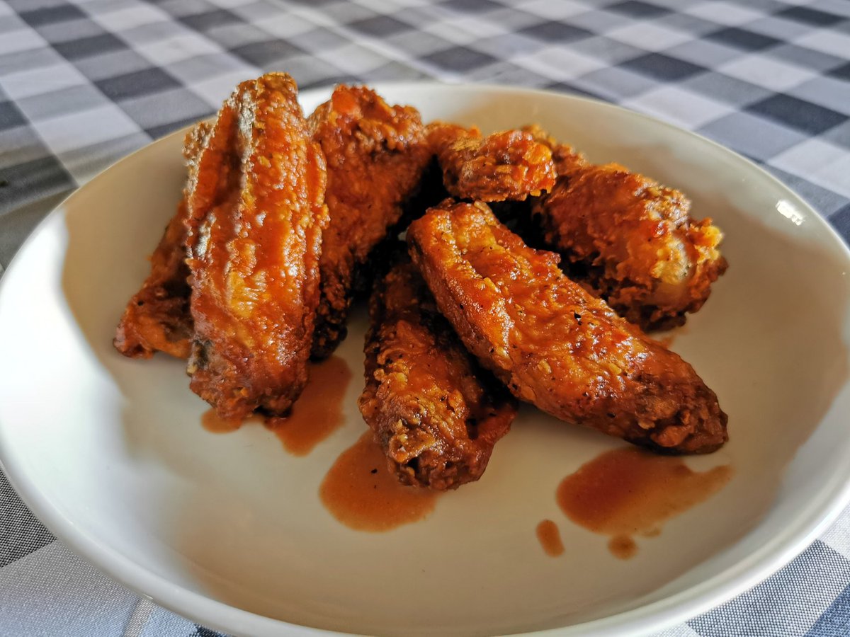 Revisit your childhood nostalgia with today's Feature wing sauce: Peanut Butter &amp; Jelly!
.
A surprising match made in heaven; nutty, sweet, crispy perfection 🥰 
.
.
Order Online Here: lancsmokehouse.moduurn.com/home   💕
.
.
#peanutbutterjellytime