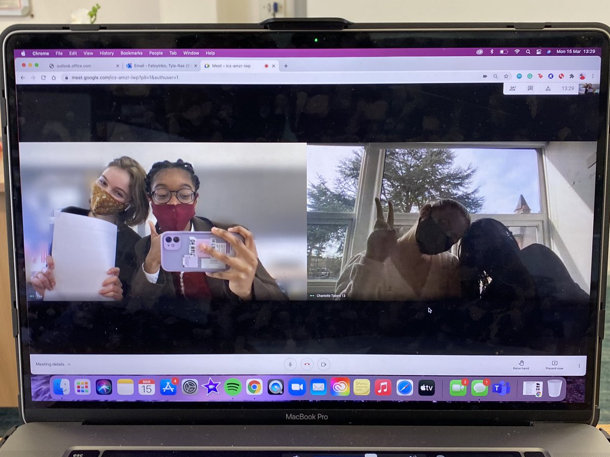 Today we (Freya and Tyla-Rae) loved talking to and recording with the previous Head Girls Gracie and Chantelle! We have a really exciting new project coming out soon that we’re working on so get excited 🥳💜
#fearnothing #sydenhamhighschool #newprojectcomingsoon #headgirl