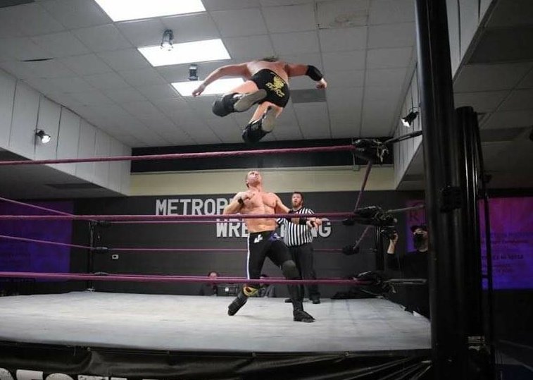 DimitriKillBear's tweet photo. Russian Air Strike!

📷 @Bripulver 

#coolmovemonday 

#FearNothing 
#FightBears https://t.co/j1RO8akhVL