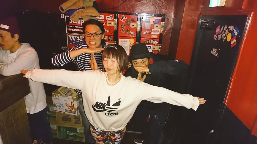 annasui19860510's tweet photo. 早くまた...
皆で "T" したいねっ( ;꒳; )♥
夜から明け方までテクノに溺れたい、、
@tusa5681
@GARI_NAOKI
@annasui19860510
TECHNO crew BEAT4LIFE R
#BEAT4LIFER
#TECHNOcrew
#テクノ https://t.co/Ny0zoNZMfH