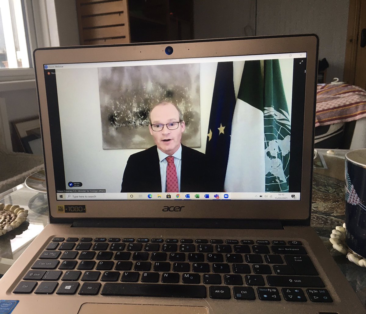 MMaryMcKenna's tweet photo. Tuning in for launch of the US-Ireland Business Report 2021 at @IrelandinNY @AmericanChamber - Minister @simoncoveney wasting no time in reminding the US audience that Ireland is now the only English speaking EU country offering an entry point to 450m customers #USIRL21 #AmCham60 https://t.co/hYFf1UX6aK