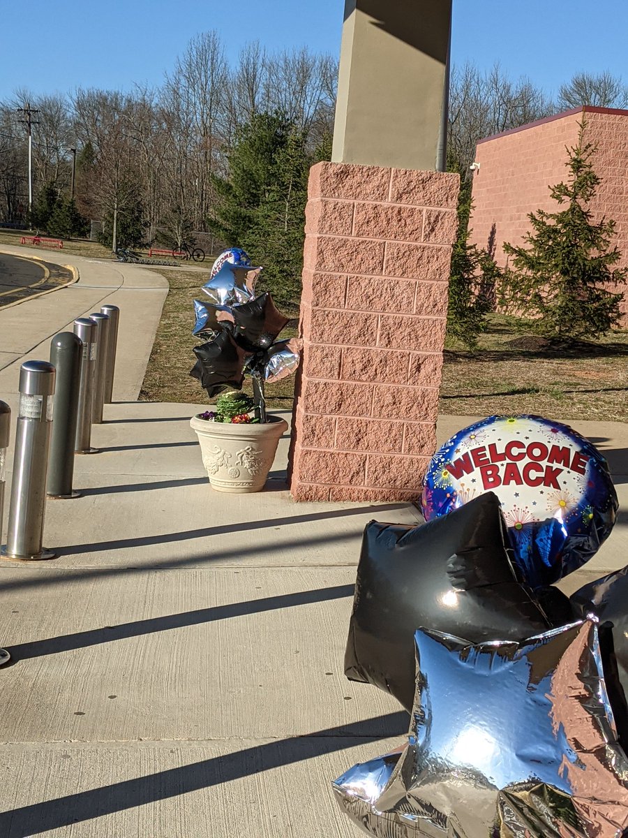 Great way to start the week!  Happy Monday PRMS.  <a href="/RvilleProud/">RvilleProud</a> <a href="/pond_road/">Pond Road Middle School</a> @OurKnightlyNews #RvilleProud #KnobleKnights