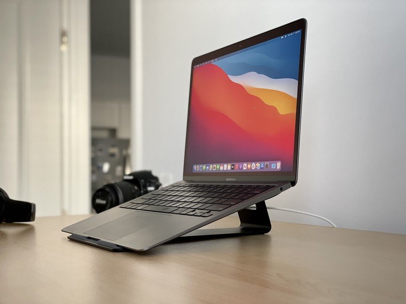 twelvesouth's tweet photo. In our new world of non-stop video calls, the single most helpful thing you can do to look your best is elevate the webcam on your #MacBook or laptop. #ParcSlope keeps your keyboard at your fingertips while lifting its camera for your best view. Shop here https://t.co/foP6DtlJGv https://t.co/ehITryPqHt