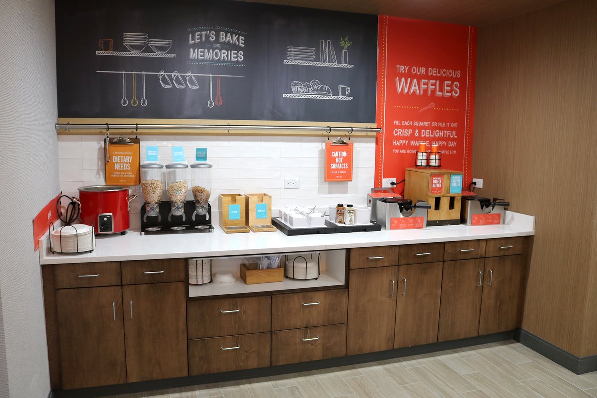 WindhamMillwork's tweet photo. A warm and welcoming hospitality #millwork package for the Hampton Inn &amp; Suites in Portland, Maine. View more #hospitality projects. https://t.co/tDEQXrHbOw https://t.co/VQQyi7ME8I