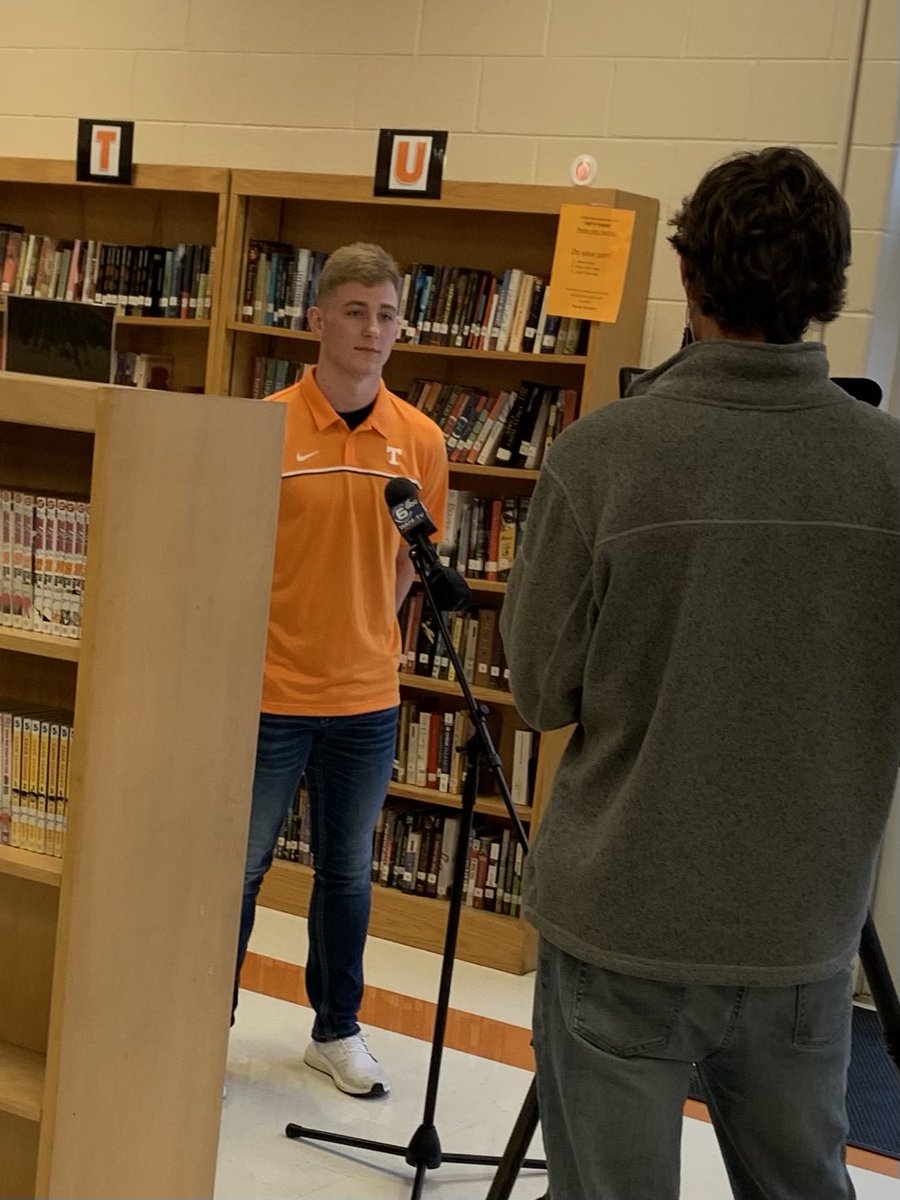 CoachTLambert's tweet photo. ⁦@jumpman22kolby⁩ repping the T....... !!!
#signed
⁦@Vol_Football⁩ 
⁦@FootballOneida⁩ 
⁦@WATESports⁩ https://t.co/JaIIOSXQqw