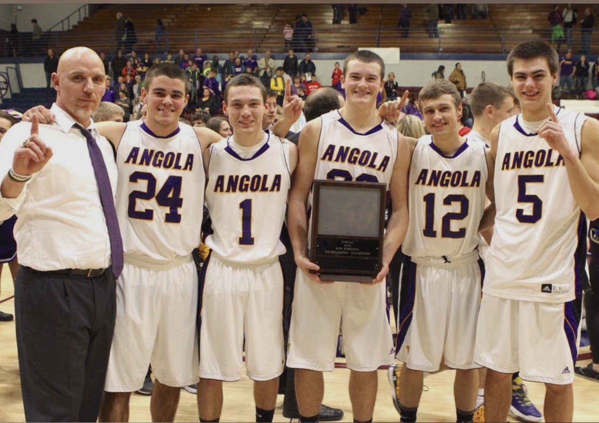 Coach_Bentley1's tweet photo. Found this picture the other day! Great young men in this picture! Love them all dearly. https://t.co/CbRaAMfc4E
