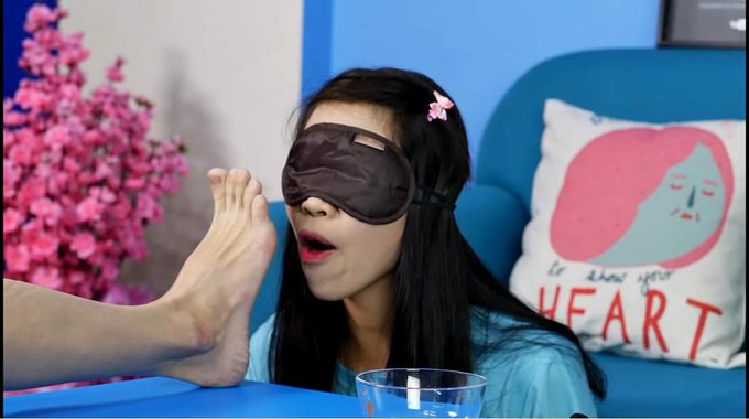 Nghe n&oacute;i l&agrave; chị n&agrave;y đang hot... Chị liếm c&oacute; vẻ đi&ecirc;u luy&ecirc;n gh&ecirc; &aacute; #jav #fwb #ons #gangbang #orgy #bdsm<a href="/tag/bdsm"class="tags"><span>#bdsm</span></a><a href="/tag/sex"class="tags"><span>#sex</span></a><a href="/tag/swing"class="tags"><span>#swing</span></a><a href="/tag/sissy"class="tags"><span>#sissy</span></a><a href="/tag/gangbang"class="tags"><span>#gangbang</span></a><a href="/tag/tinder"class="tags"><span>#tinder</span></a><a href="/tag/jav"class="tags"><span>#jav</span></a>