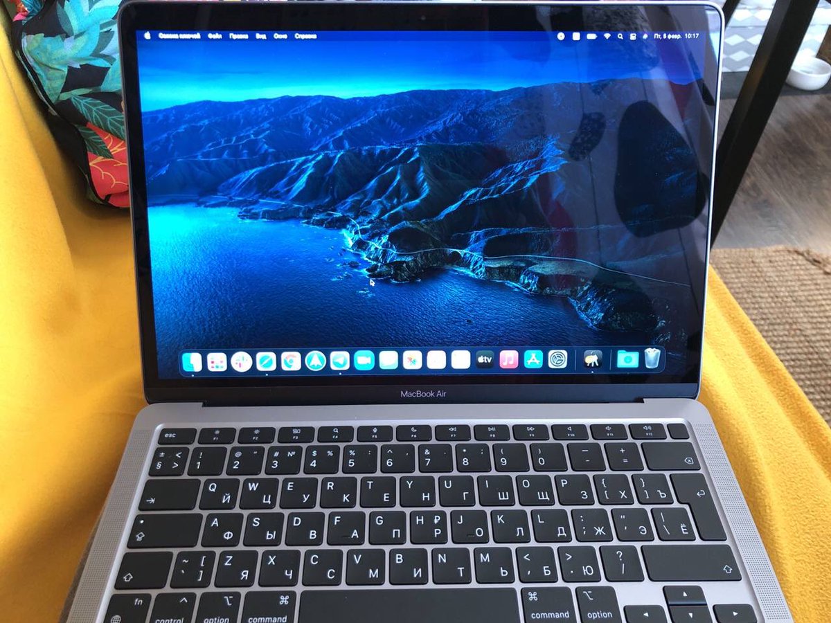 The new MacBook Air with M1 Chip is best laptop you can get right now hands down! It’s so blazingly fast and super quite... it’s even faster than my previous LG Gram with Core i7!!! It’s just mind blowing how this thing can be so powerful without heating the body! 🤯 BRAVO Apple!