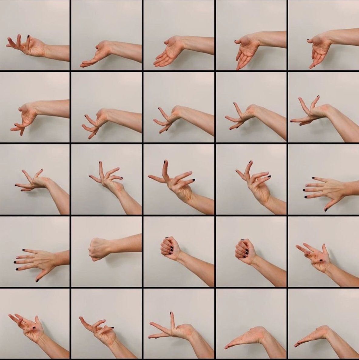 santad0minga's tweet photo. brb taking hundreds of pictures of my hands in the bathroom #forTheArt 

#ArtistOnTwitter #whatswrongwiththispicture #muse #museshit #soyoulikemyphalanges #FYP #artistsbelike https://t.co/e2WpHR1zzH