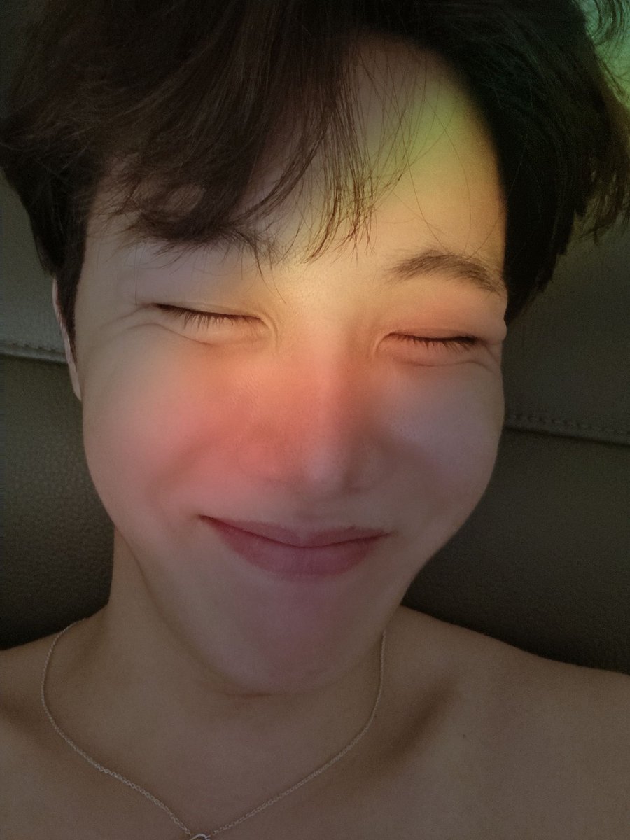 the first thing i saw when i woke up was the hobi emergency thirst trap and cute pic so it’s a hoseok day 