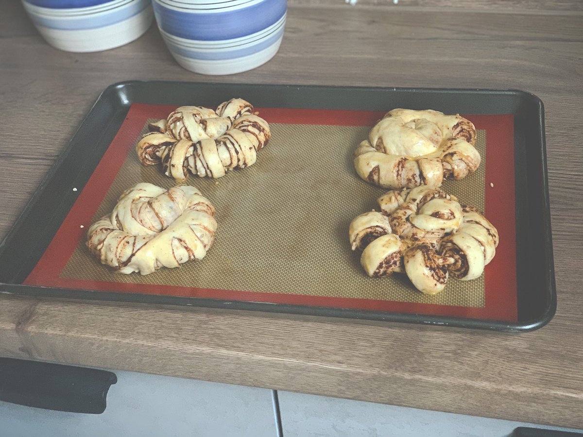 biorada's tweet photo. Todays treat: perfectly sized Cinnamon Rolls �� https://t.co/sr6pKEp7Cq