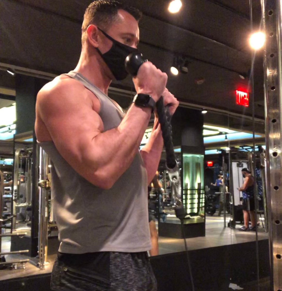 danwelden's tweet photo. Tackling those #biceps today 💪🏼 #mondaymotivation https://t.co/nVNLxPfWBf #d2 #danwelden #dtfbody https://t.co/3S262aSebe