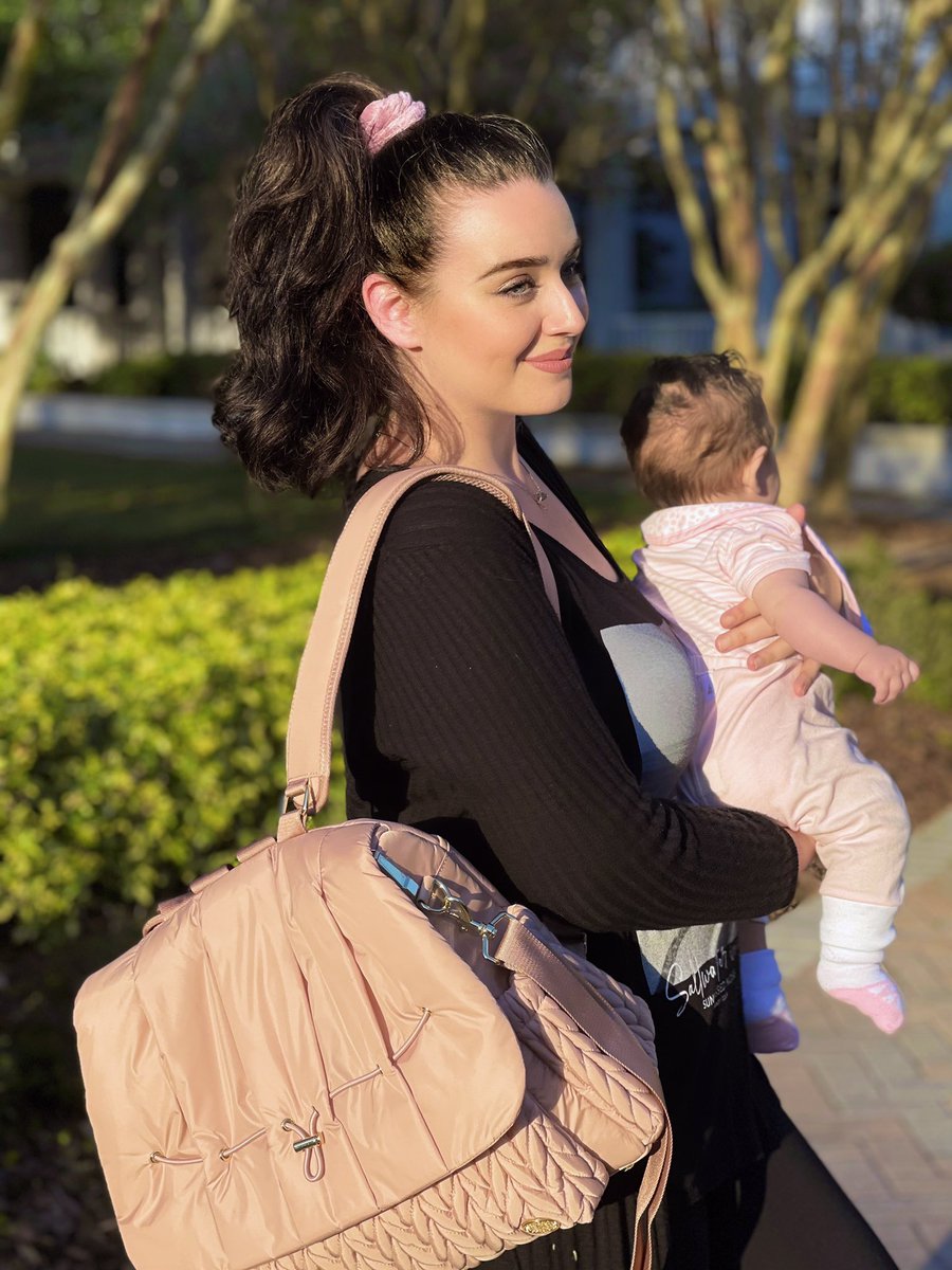 Caylana's tweet photo. Golden hour is my happy hour especially when I’m out with my baby girl.😊💕🌸
Btw, I’m in love with my new stylish diaper bag. Thanks to HappBrand for making these modern diaper bags for us mommy’s. This spring I am obsessed with dusty rose color.😄 #happmamas #happbrand https://t.co/FLt6YkfW66