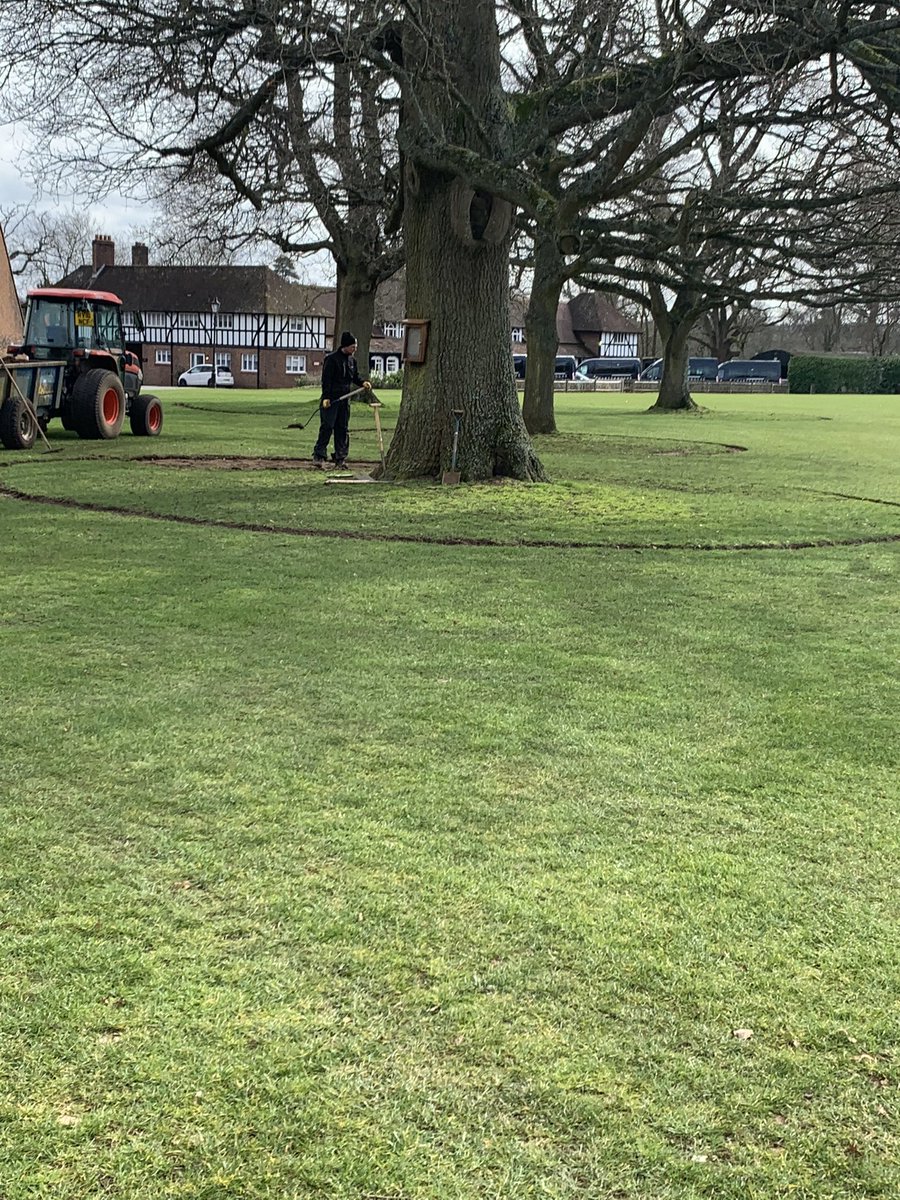 Busy few days getting in those non sports turf jobs in. Well-being garden being created and barking round trees 🌳