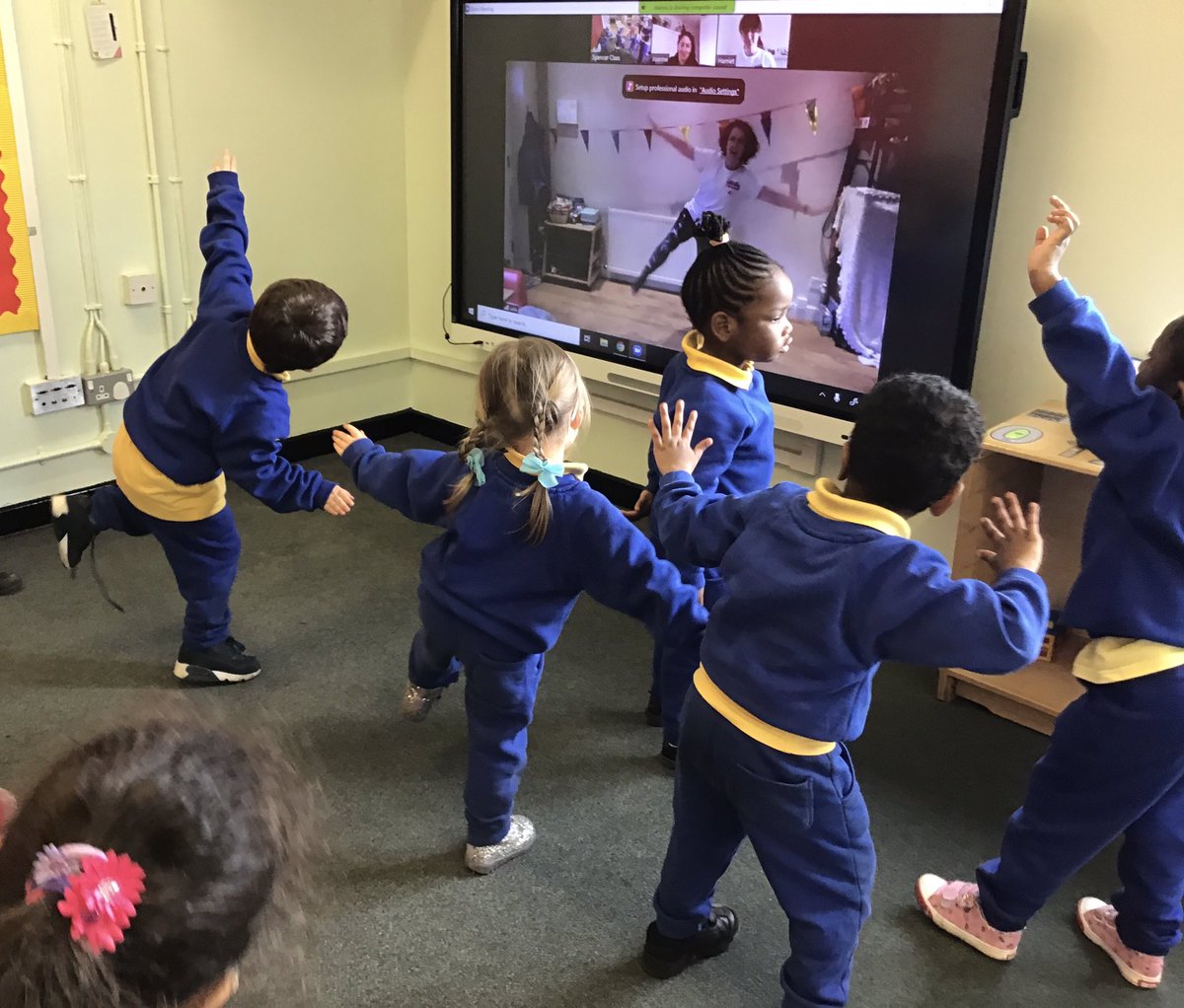 EvertonNursery's tweet photo. We created movements to imitate Superheroes during today’s #BrainChangerArtsProject session! 
@TheBrainCharity @TravelledC @BBCCiN 
#PhysiotherapyThroughDance #ExpressiveArts #MusicAndMovement #EYFS https://t.co/oDeFdjtPem