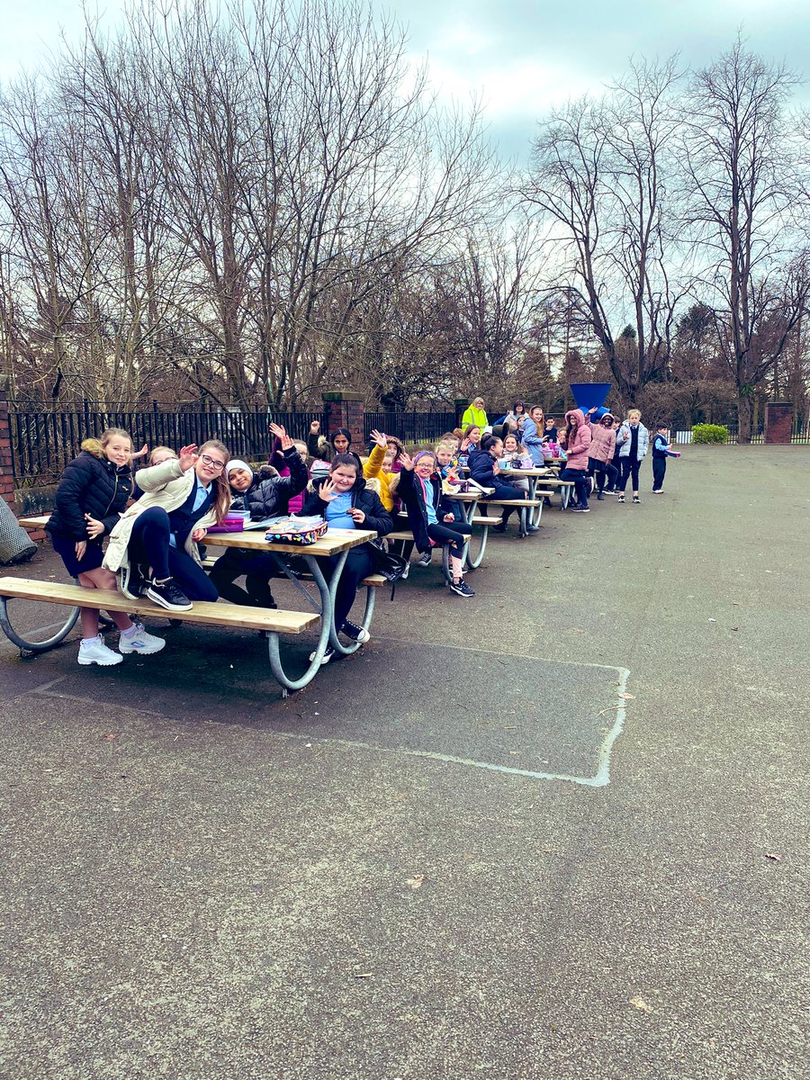 Happy Days!! It was so wonderful to welcome P4-7 back to school today. Reconnection underway!!! 
#ninivatorsareparticipators