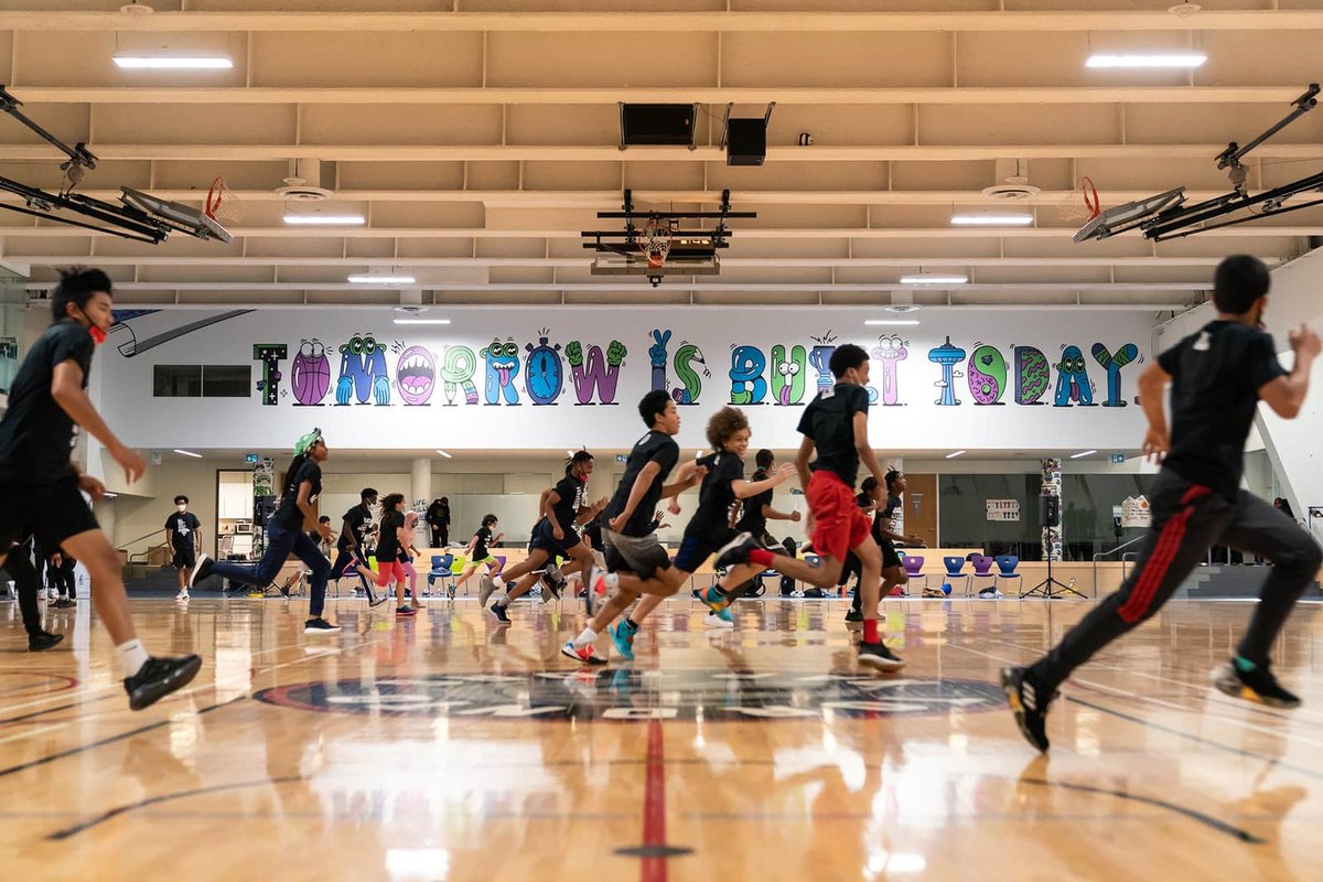 THEYCRH's tweet photo. Attention youth aged 6 to 29 y.o. (and parents/guardians)! 

Take part in the #ChangeTheGame survey launched by @MLSEFoundation and @UofT. Provide your perspective on sports access/engagement/equity below for a chance to win game tickets/swag ✨

https://t.co/s7PH6EWXxN https://t.co/ywvCvTvdSs