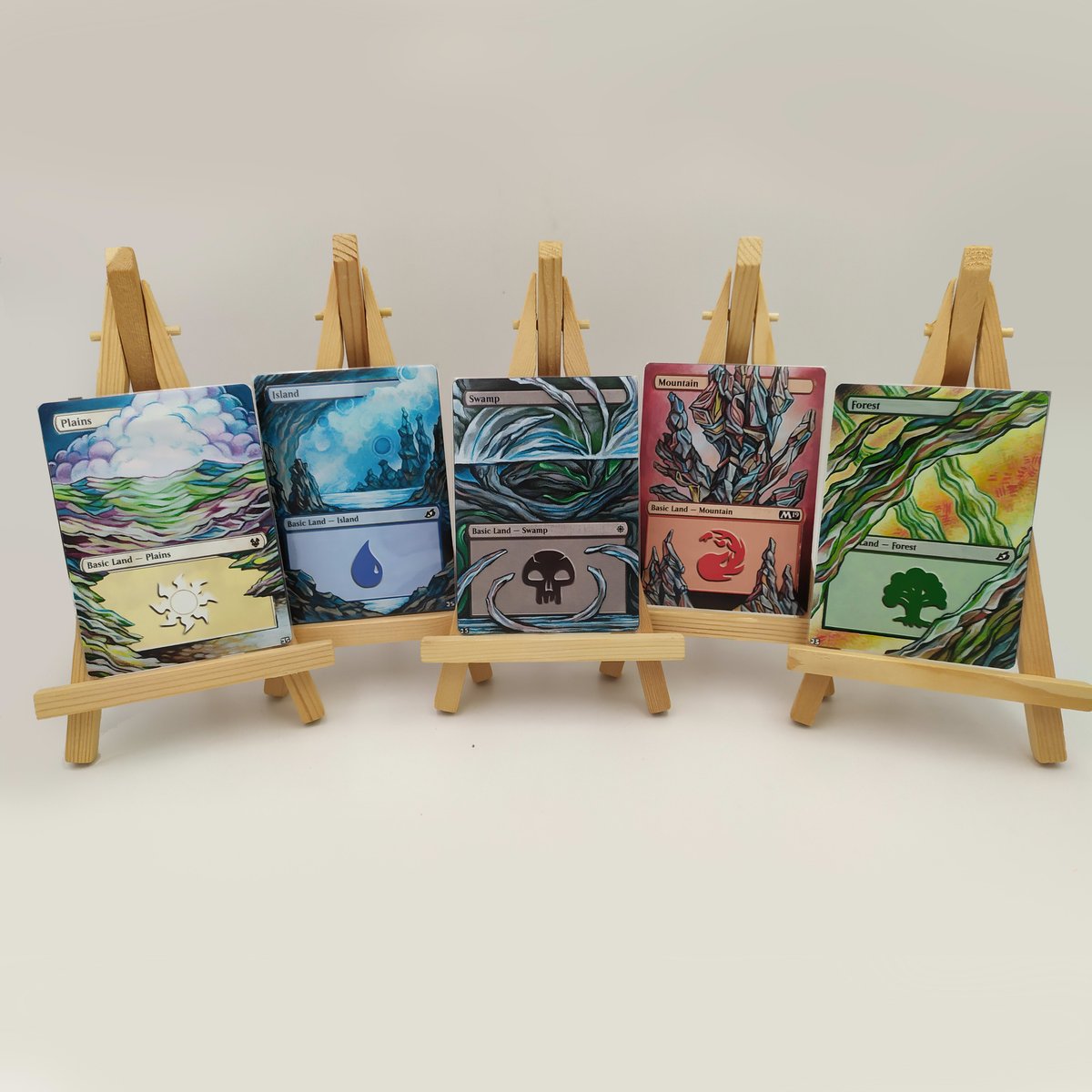AlterSleeves's tweet photo. Get yourself an amazing set of lands from the talented Jom!
All Hail the Jom.
🔗 Find these designs on Jom's profile with the link on our profile! 🔗
https://t.co/nomUpM4XLS
🖌️: @JomAlters
🃏: #Basiclands
#magicthegathering #mtg #mtgalter #tcg #altersleeves https://t.co/inUk4lskFK