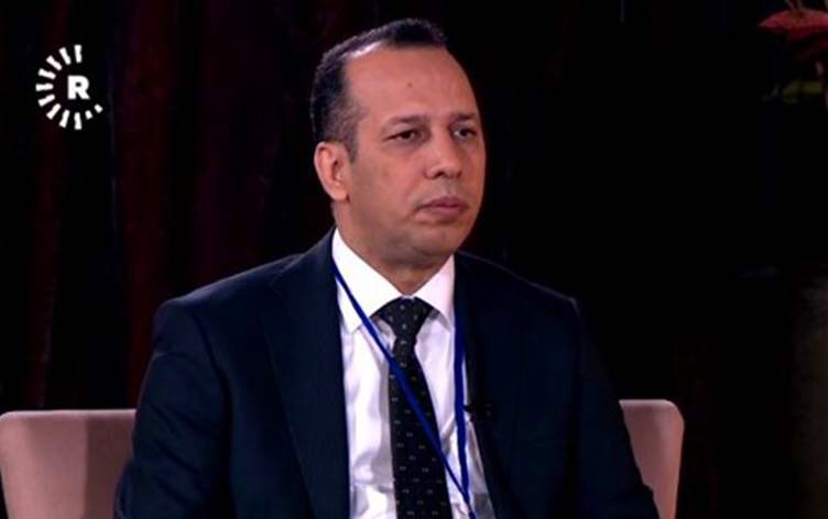 واختفى نَجْمٌ كانَ بالأمسِ برَّقا.