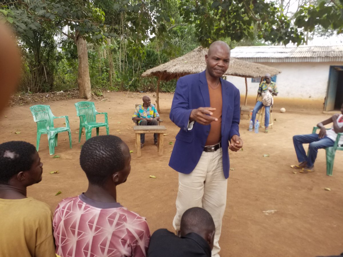 uepnddrrcaf's tweet photo. #UEPNDDRRenAction! Campagne de sensibilisation sur #PNDDRR au profit des Antibalaka de #SekiaDalet. Différence entre #CVR-#PNDDRR et Critère d'éligibilité #DDRR, au centre des échanges, ce 15 mars. Prochain #RDV 22 mars. @GouvCF et @UN_CAR, ensemble. https://t.co/kIe6Im5LHG. https://t.co/pCWixuiSqU