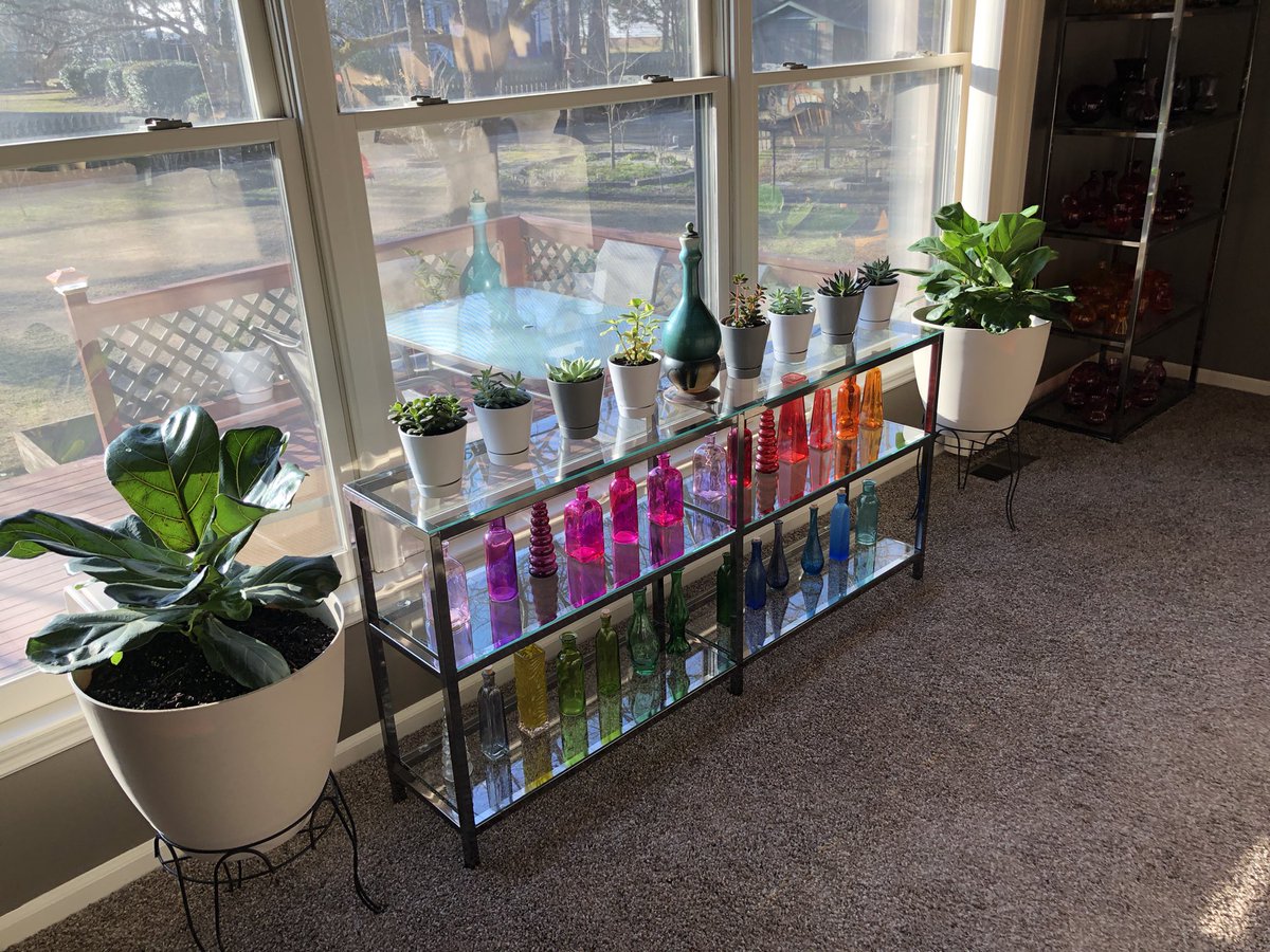 Kristinheart64's tweet image. I&apos;m anal af. I appreciate what I have.Finding,organizing, keeping it dusted and in place is part of the fun! 
#OrganizedHoarder