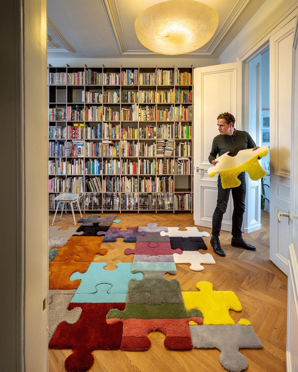 Creapills - Un tapis ? Un puzzle ? Et si on mixait les deux ? Voici le Puzzle  rug de l'architecte néerlandais Jacob Van Rijs 🧩