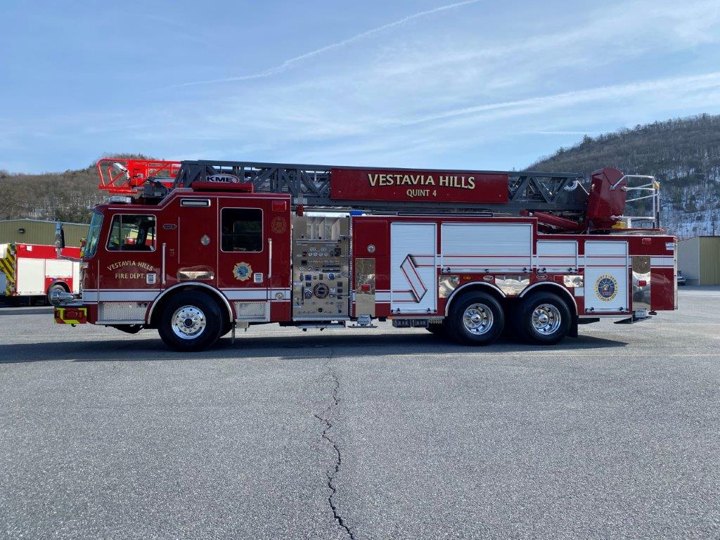 KMEFire's tweet photo. Last week, Vestavia Hills Fire Department was in for final inspection on their new KME 103' #TuffTruck!
Thank you for choosing #KME Fire!
#KMEWorksForYou #ConfidenceAtEveryStep #ZeroRestrictions #100PercentConfidence #KMEFire https://t.co/oE47zX1JVx