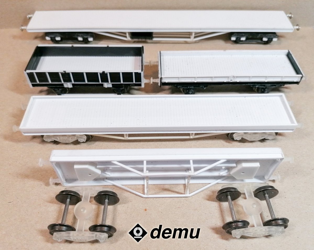 Alan Monk’s WIP H0 wagons, front to back; Bobol E, Bobol C, Grampus, Plate, Salmon. Bobols and Salmon scratchbuilt Evergreen section, strip & sheet, Grampus and Plate scratch bodies on modified Jouef/Playcraft rtr chassis. What’s been on your workbench this weekend? #tmrguk