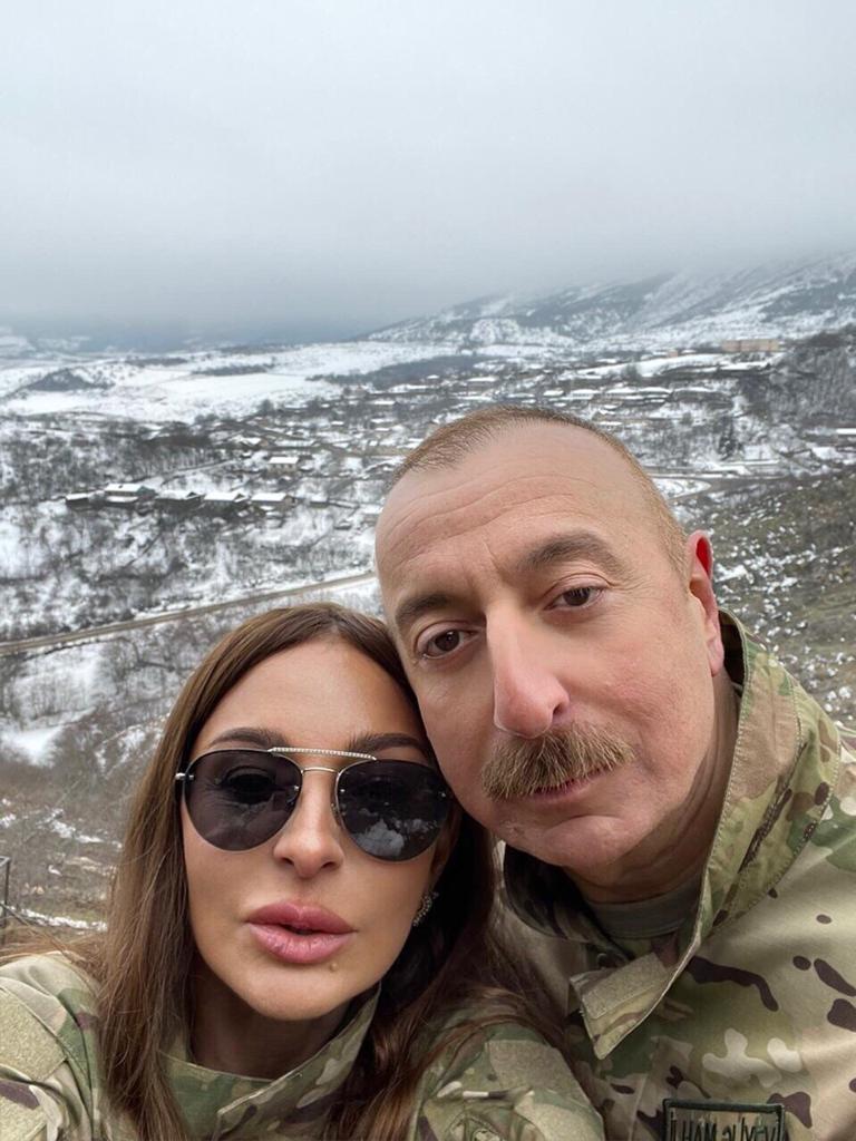 1VicePresident's tweet photo. Дорогие сестры и братья!
В скором времени представлю вашему вниманию очередные видеокадры с освобожденных от оккупации территорий.

С глубоким уважением и любовью,
Ваша MEHRİBAN

https://t.co/OsB01katdM

#QarabağAzərbaycandır
#KarabakhisAzerbaijan https://t.co/E65TzzJTdr