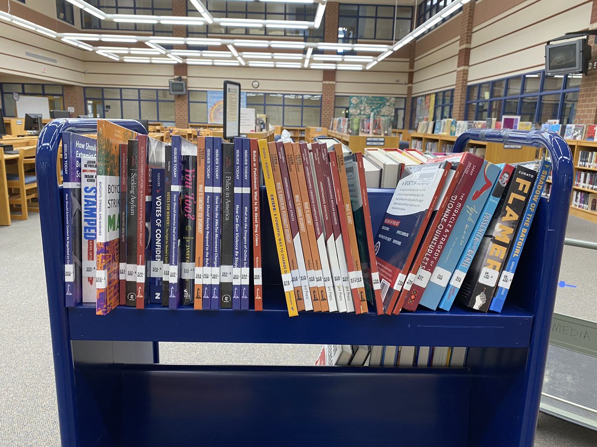 Mustang_Media's tweet photo. An exciting day in the media center!! NEW BOOKS! https://t.co/LxSIMQ0ePC